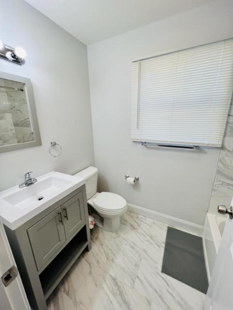 Cozy & Deluxe Apartment - Ez Access To Nyc نيوآرك المظهر الخارجي الصورة